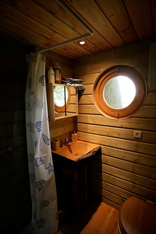 La Cabane Aux Secrets - Au Milieu De Nulle Part Outines Pokoj fotografie